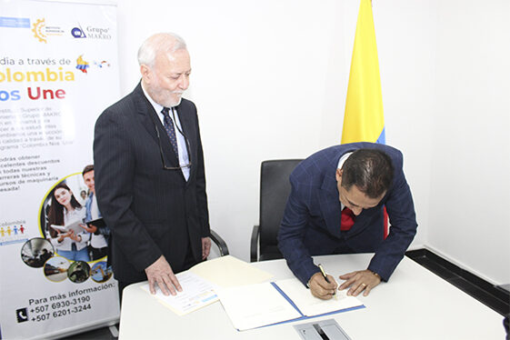 firma-convenio-makro-consulado-2